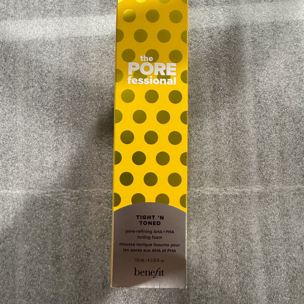 Benefit-tight n toned pore refining toning foam